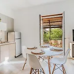 Lodge Le Coralline Meta